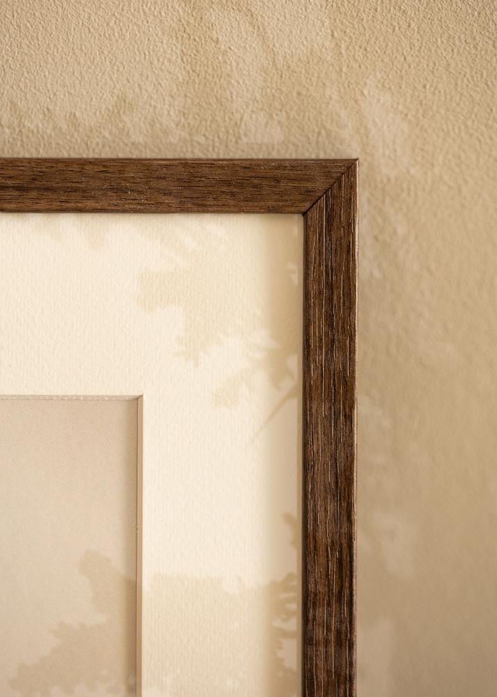 Ram med passepartou Frame Ares Walnut 30x40 cm - Mounts White 20x28 cm