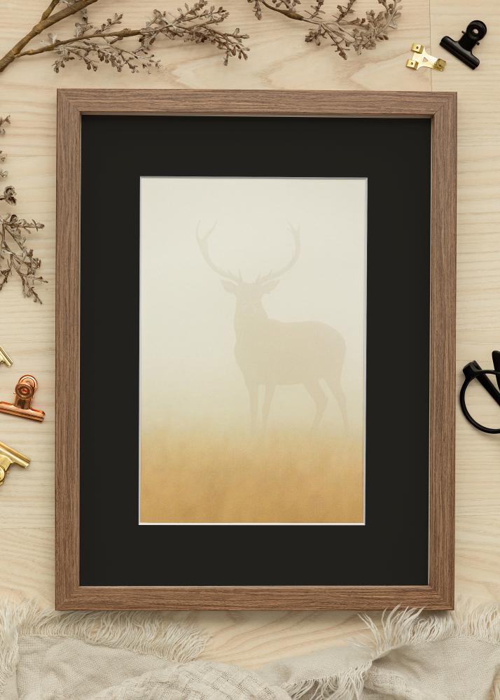 Ram med passepartou Frame Fiorito Dark Oak 50x60 cm - Picture Mount Black 15x20 inches