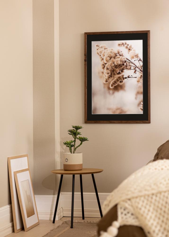 Ram med passepartou Frame Stilren Walnut 45x60 cm - Picture Mount Black 35x50 cm