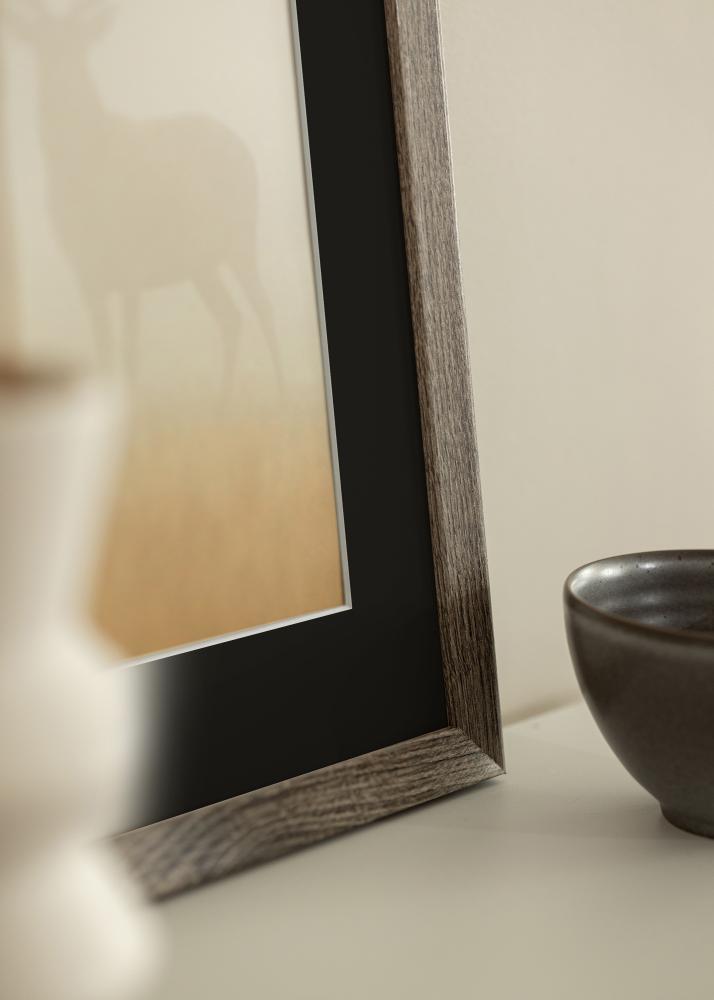 Ram med passepartou Frame Fiorito Walnut 50x60 cm - Picture Mount Black 37x46 cm