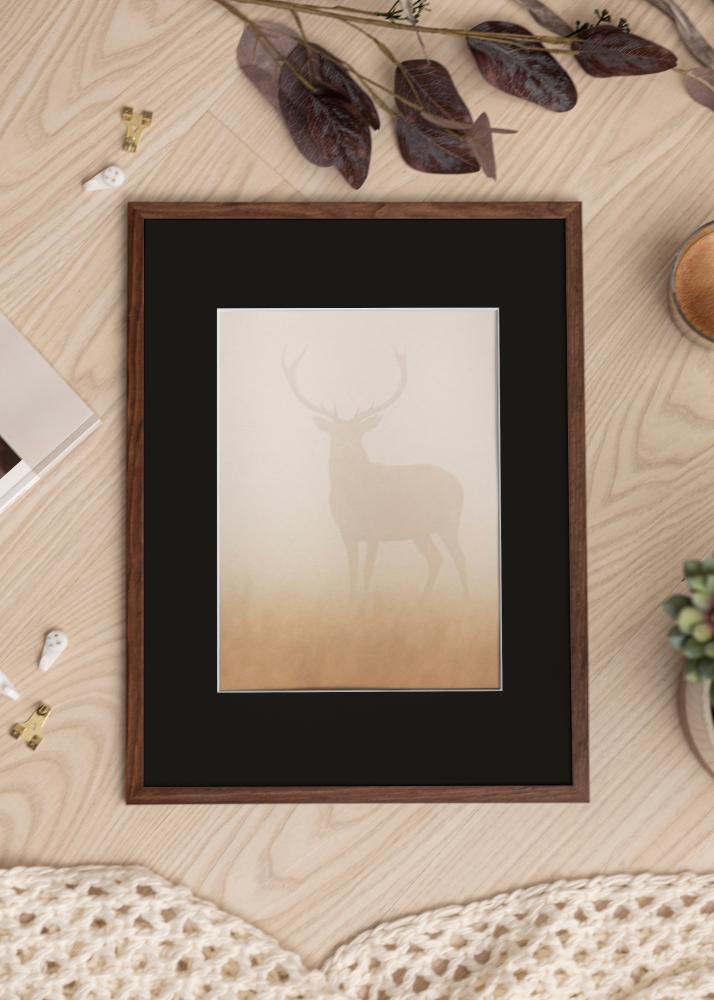 Ram med passepartou Frame Galant Walnut 30x30 cm - Picture Mount Black 8x8 inches