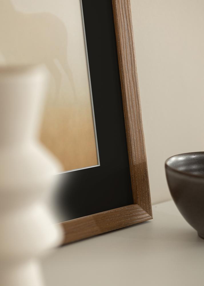 Ram med passepartou Frame Fiorito Dark Oak 50x60 cm - Picture Mount Black 37x46 cm