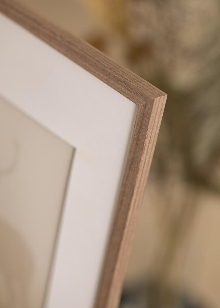 Ram med passepartou Frame Edsbyn Light Walnut 40x60 cm - Picture Mount White 32.9x48.3 cm (A3+)