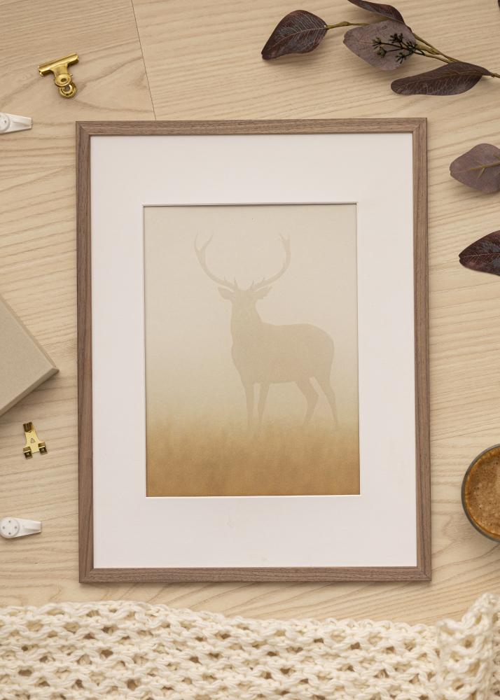 Ram med passepartou Frame Edsbyn Light Walnut 35x50 cm - Picture Mount White 24x30 cm