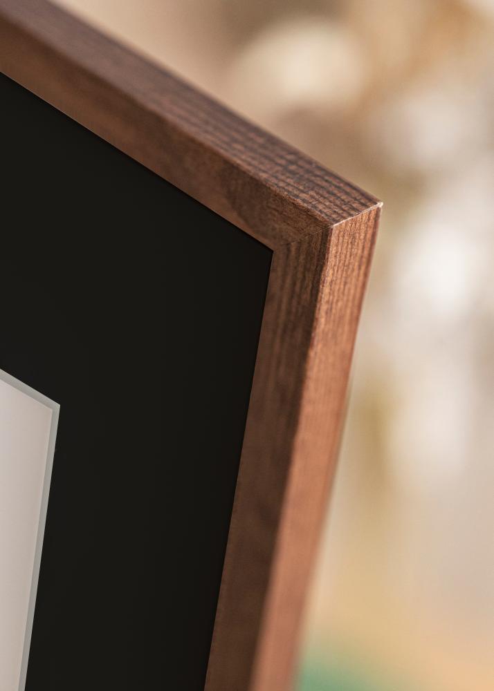 Ram med passepartou Frame Galant Walnut 30x30 cm - Picture Mount Black 8x8 inches