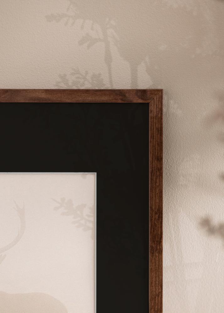 Ram med passepartou Frame Galant Walnut 30x40 cm - Picture Mount Black 8x12 inches