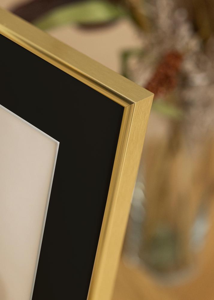 Ram med passepartou Frame Visby Shiny Gold 70x100 cm - Picture Mount Black 62x93 cm