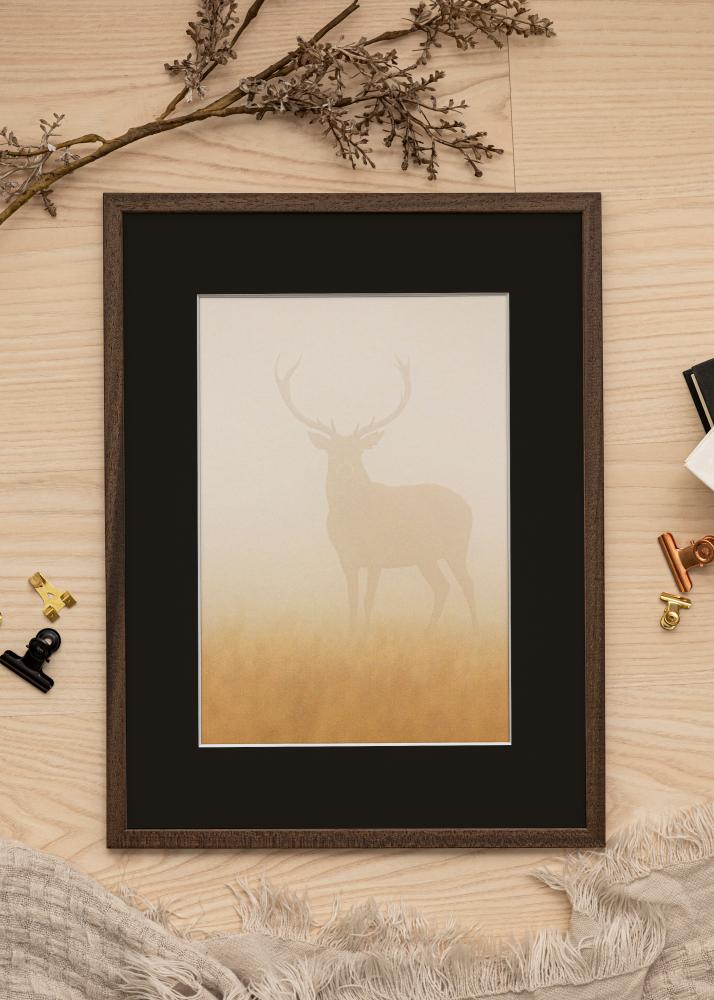 Ram med passepartou Frame Edsbyn Walnut 30x40 cm - Picture Mount Black 20x28 cm